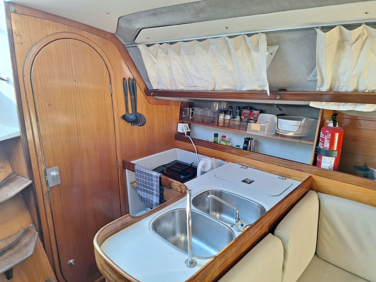 Lisbon for Two • Sailboat Santa Maria Stay gallery image 6