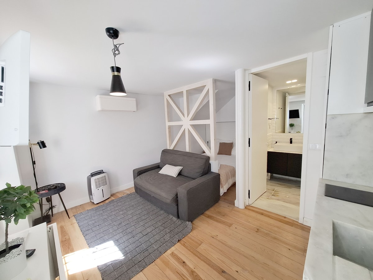 Studio • Downtown Lisbon • Walkable • A/C gallery image 6