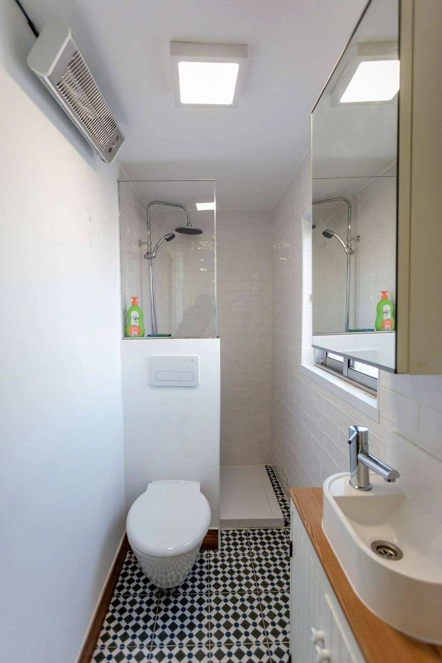 Charming flat with 2 bedrooms on Lisbon's 7th hill gallery image 28