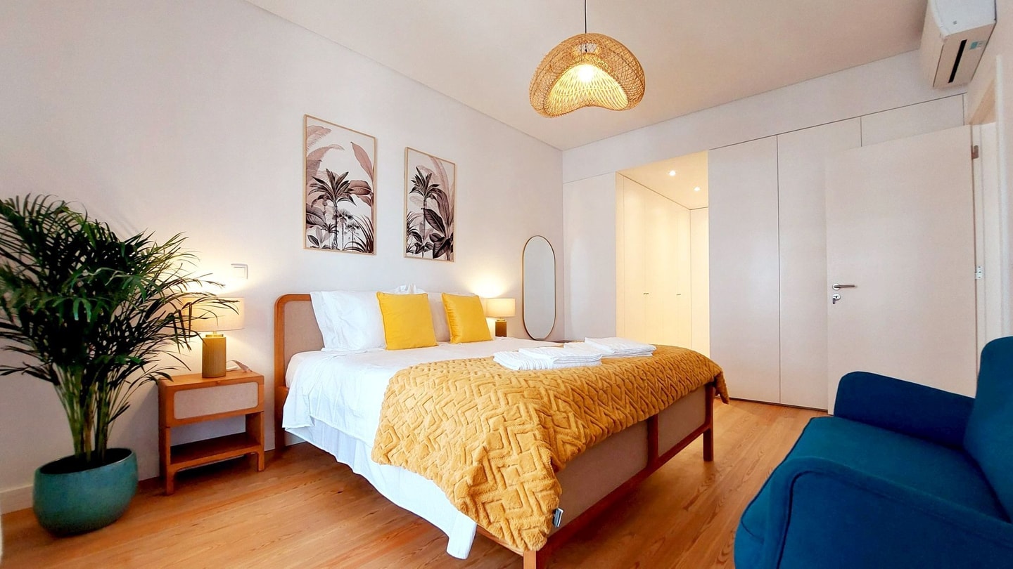 Spacious apartment in Lisbon | 2 bedrooms with AC gallery image 15