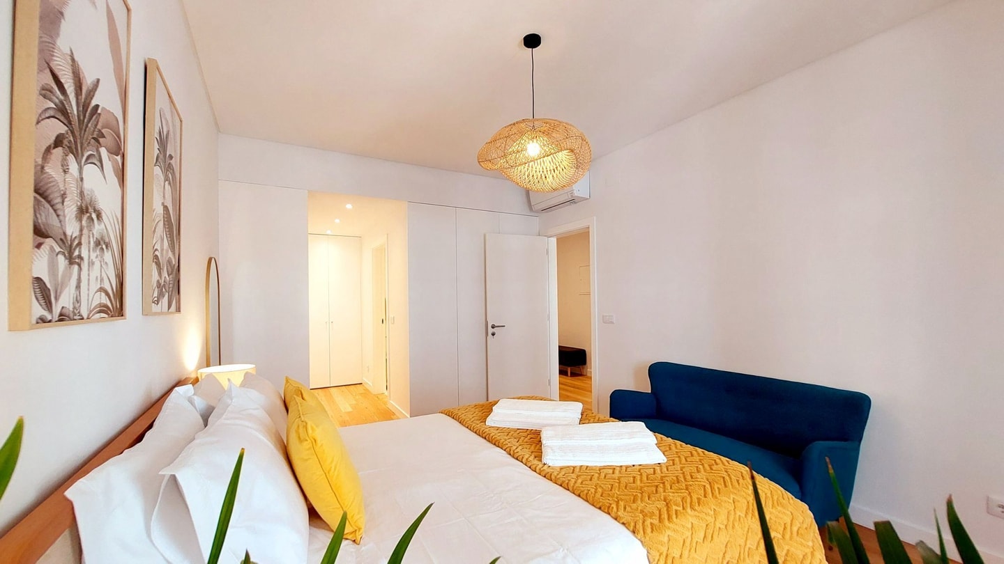 Spacious apartment in Lisbon | 2 bedrooms with AC gallery image 16