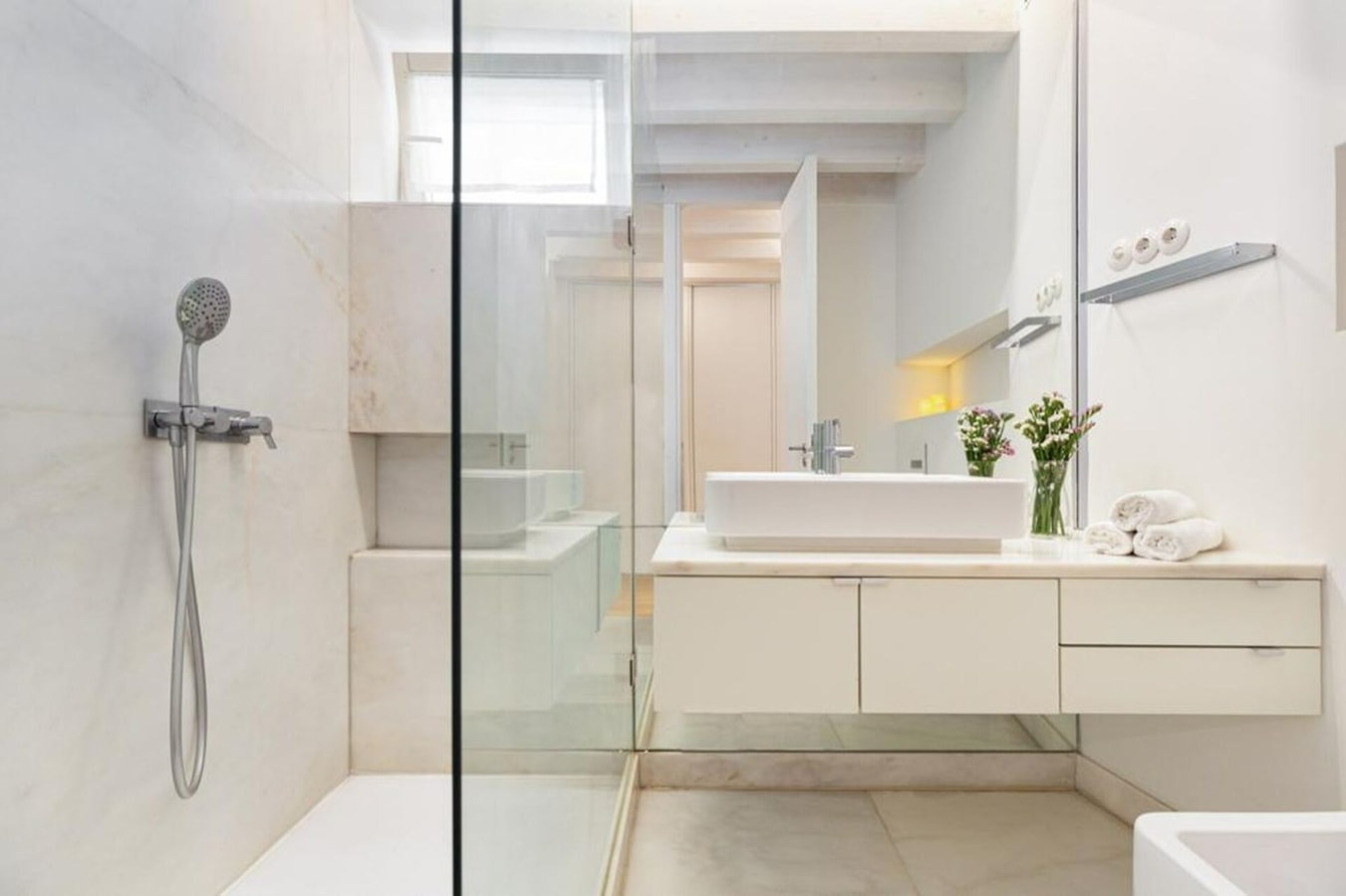 Apartment • Downtown Lisbon • 3 Bedrooms • Balcony gallery image 14