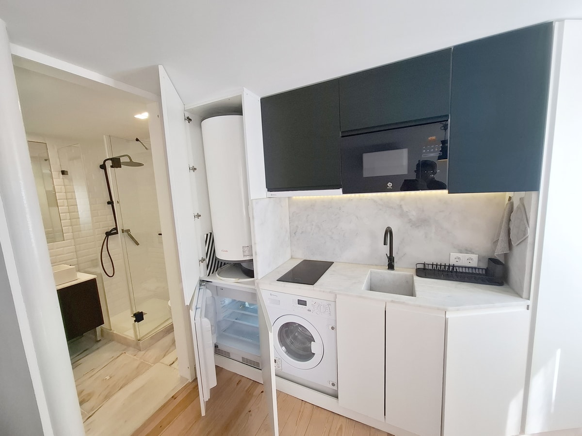 Studio • Downtown Lisbon • Walkable • A/C gallery image 11