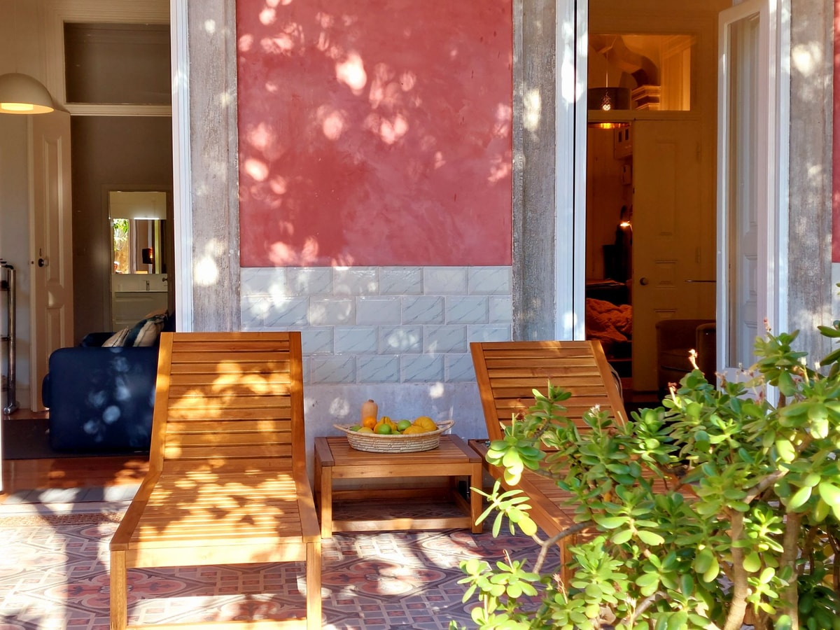 Lisbon Hideaway with private sunny Garden gallery image 17