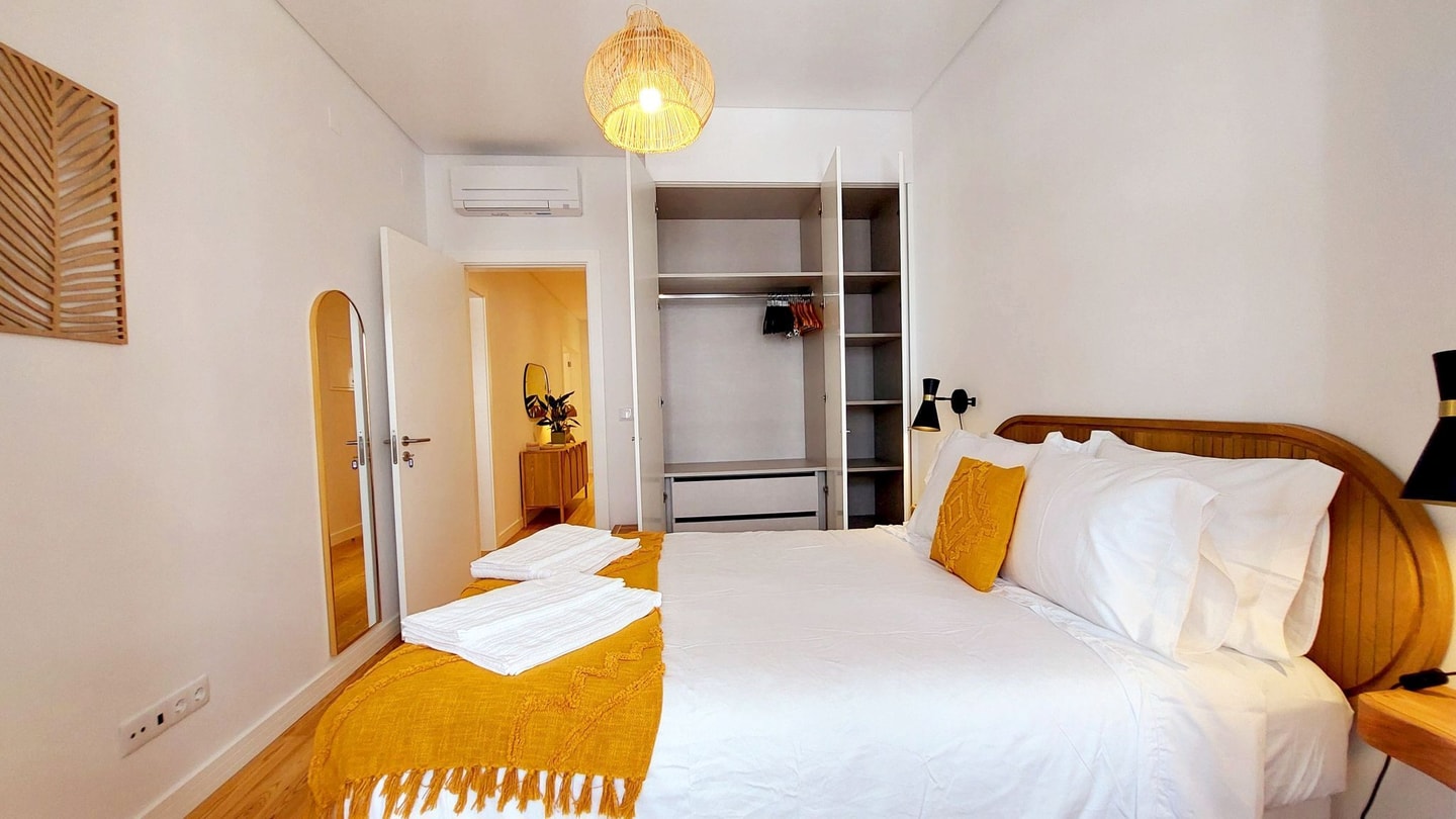 Spacious apartment in Lisbon | 2 bedrooms with AC gallery image 24