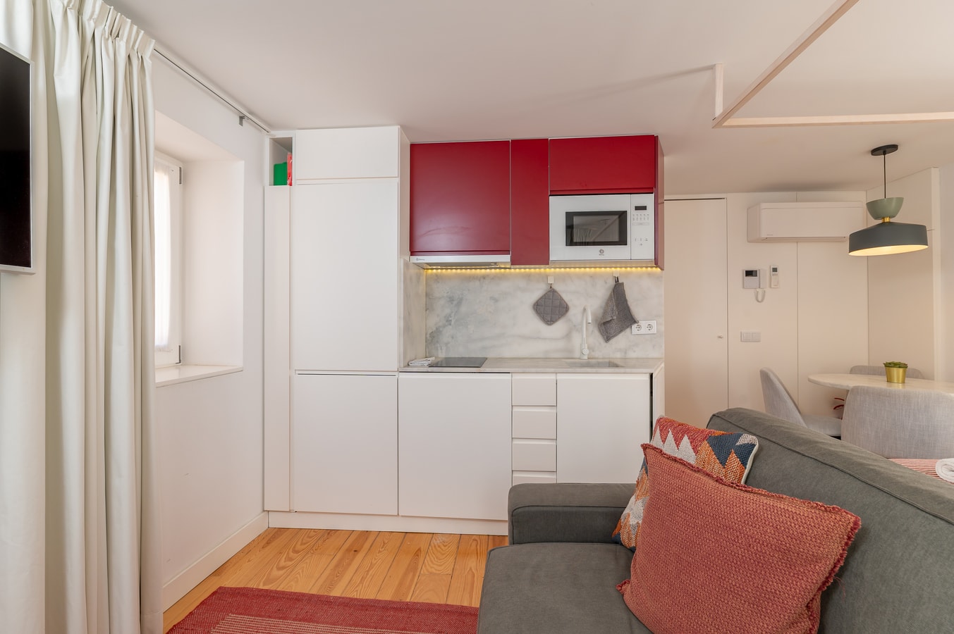 Duplex Studio • Downtown Lisbon • 2 BR • Walkable gallery image 11