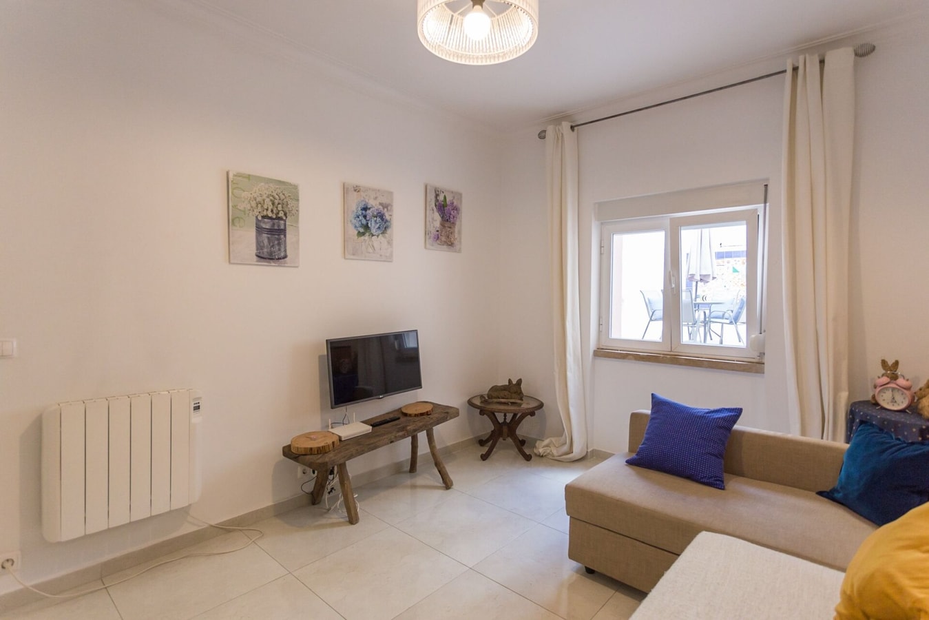 1-Bedroom Flat with Terrace, near Metro & Arena gallery image 17