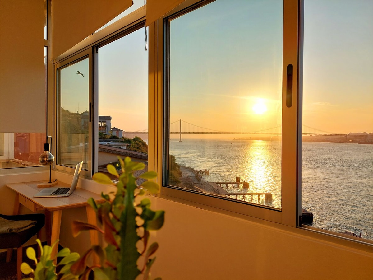 Flat in Cacilhas – Lisbon Stunning River Views gallery image 1