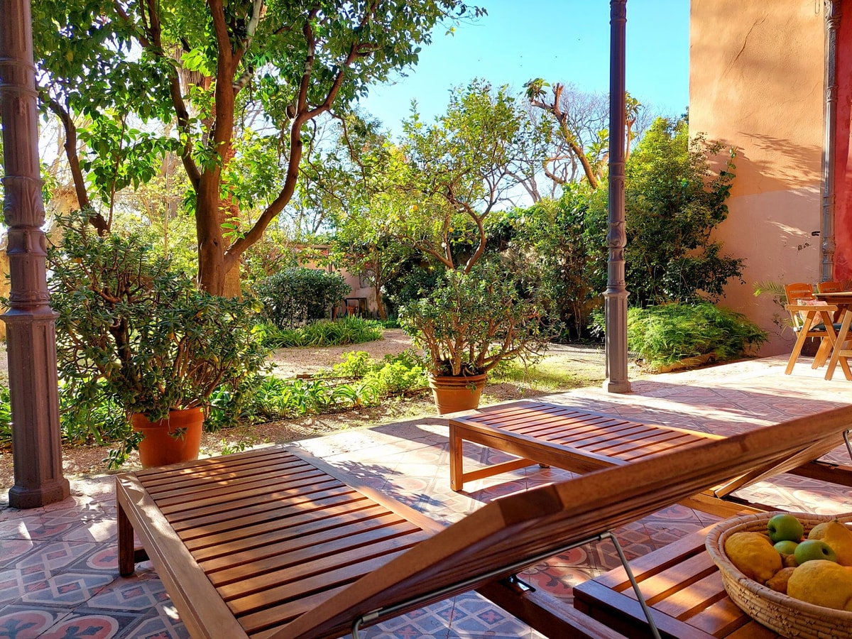 Lisbon Hideaway with private sunny Garden gallery image 20