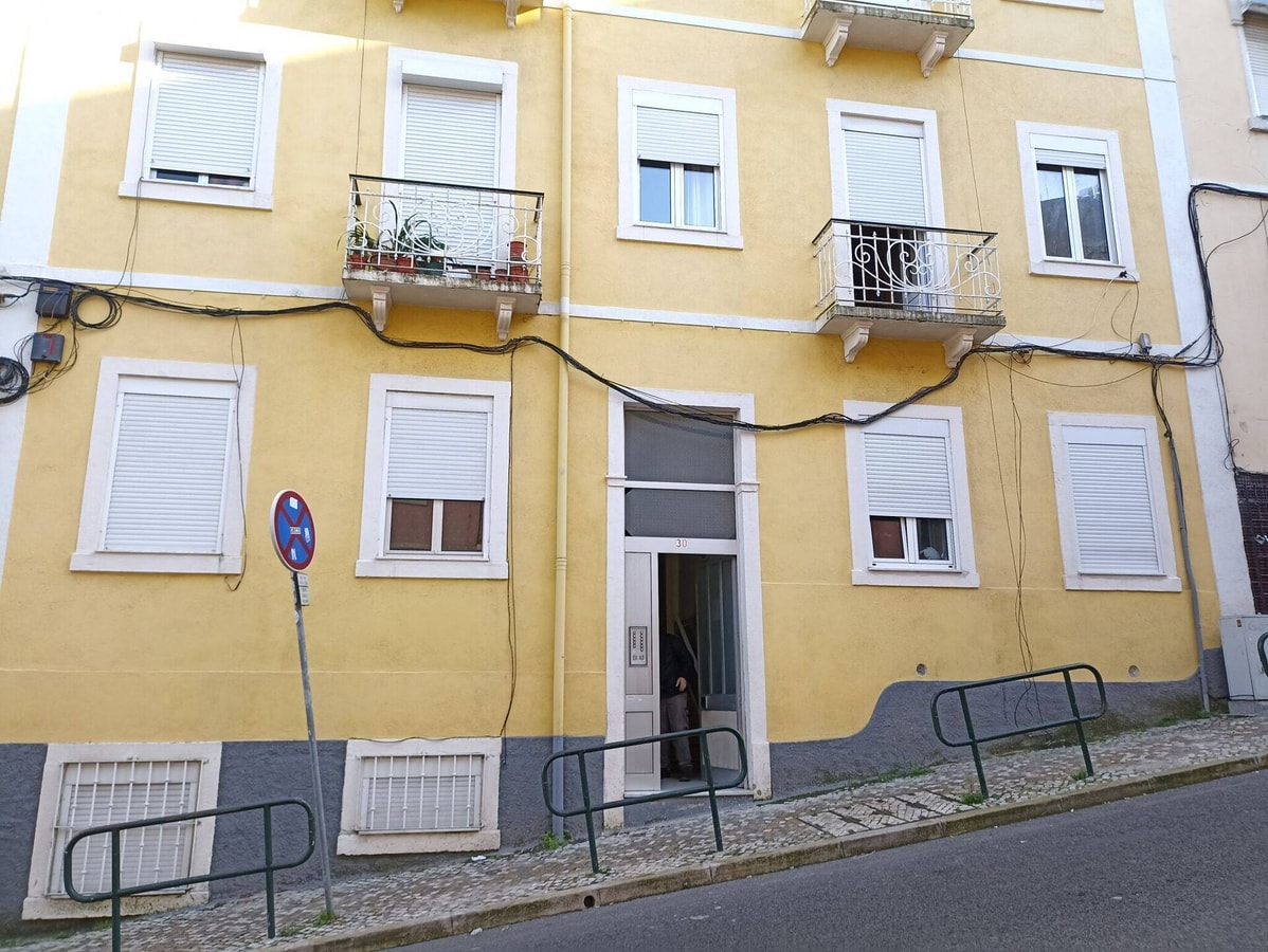 Charming flat with 2 bedrooms on Lisbon's 7th hill gallery image 41