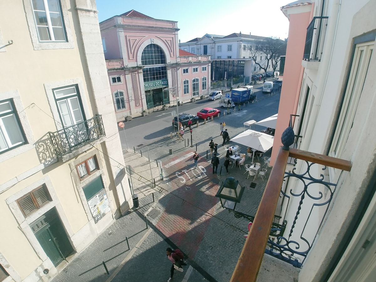 Apartment • Downtown Lisbon • 3 Bedrooms • Balcony gallery image 23