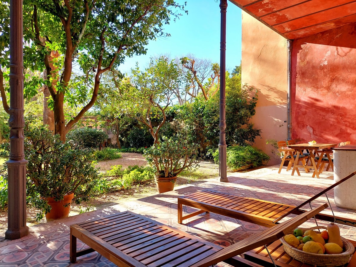 Lisbon Hideaway with private sunny Garden gallery image 19