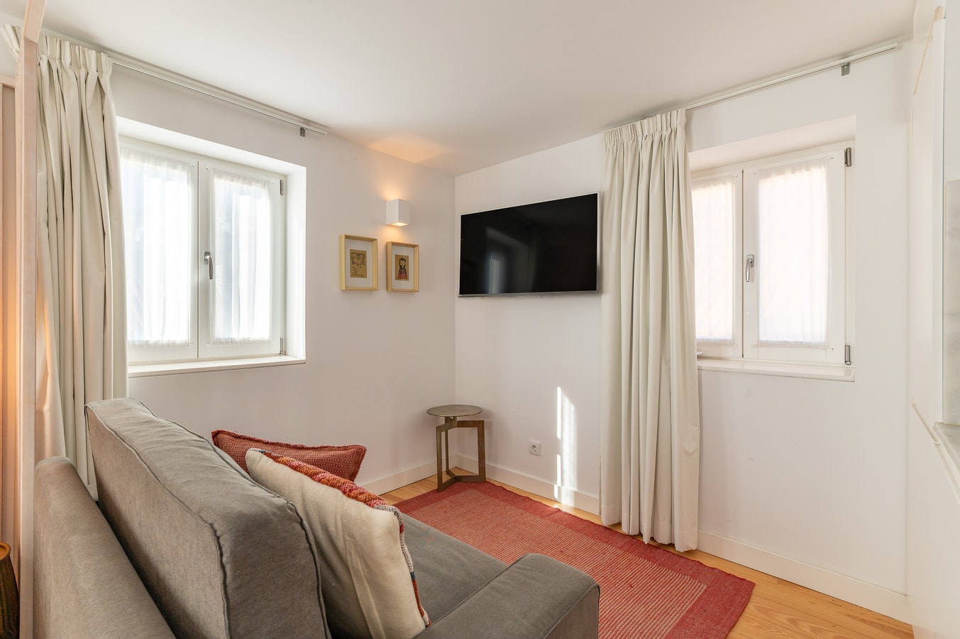 Duplex Studio • Downtown Lisbon • 2 BR • Walkable gallery image 8