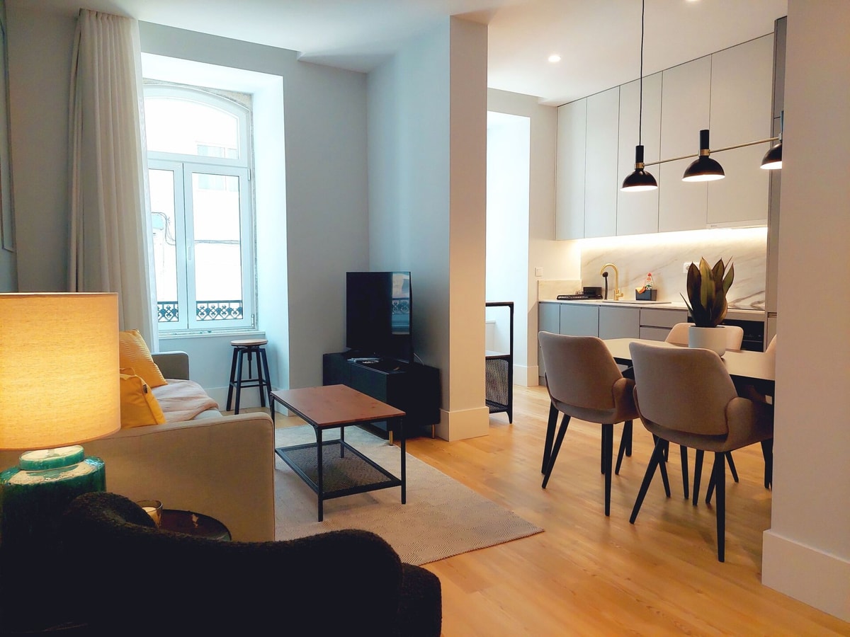 Apartment 101 • Lisbon • 2 bedrooms • Elevator•A/C gallery image 1