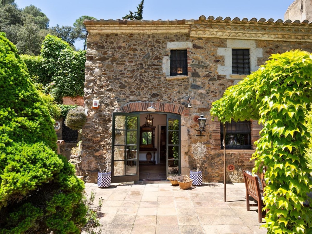 MOLÍ DE CAN BURJATS - Masía con piscina y chimenea 6 WeHost Costa Brava