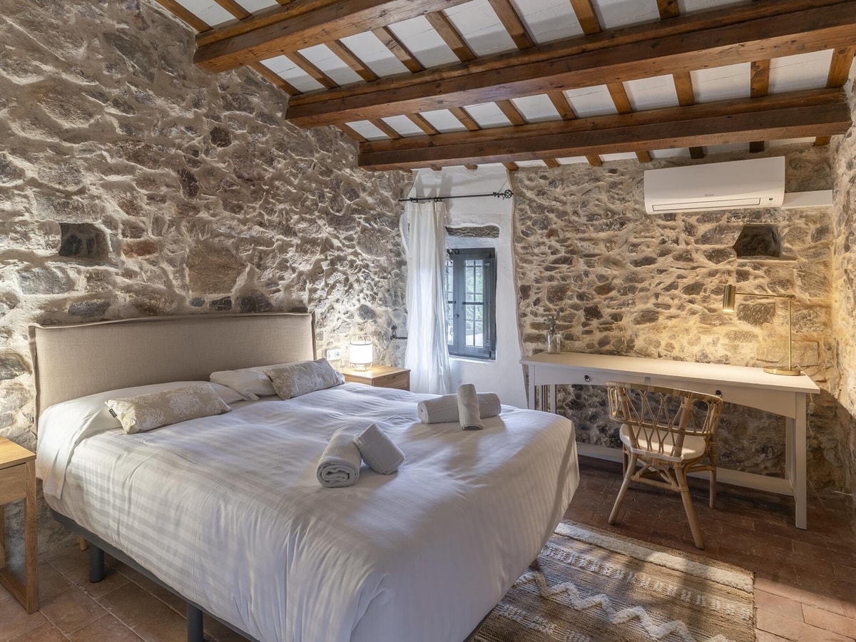 MOLÍ DE CAN BURJATS - Masía con piscina y chimenea 7 WeHost Costa Brava