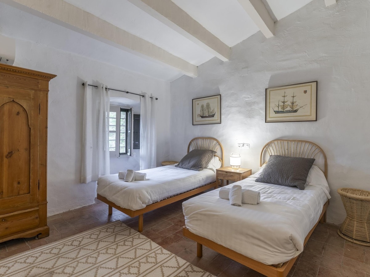 MOLÍ DE CAN BURJATS - Masía con piscina y chimenea 9 WeHost Costa Brava