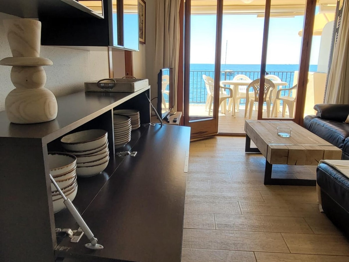 CANADELL MAR G - Primera línea de mar con terraza 12 WeHost Costa Brava