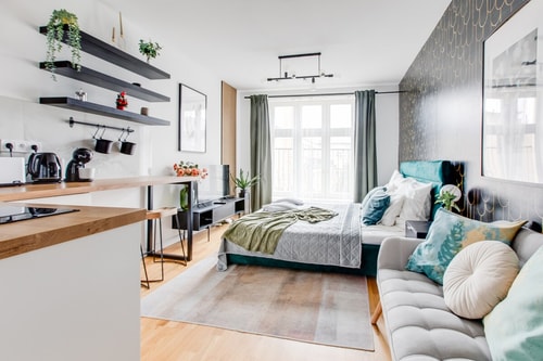 Studio apartments for groups, Charles Square