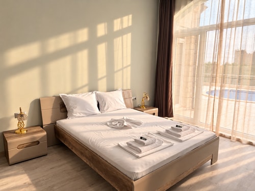 ATEA 14 | 2BR Poolside Stay Steps from Beach 8 Управление | Gmp Global Property Management