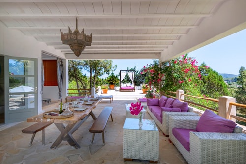 Santa Gertrudis Estate: Luxury Villa & Pool 3 Villas&Houses