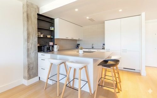 Stunning Duplex Penthouse by the Shore 1 Villas&Houses