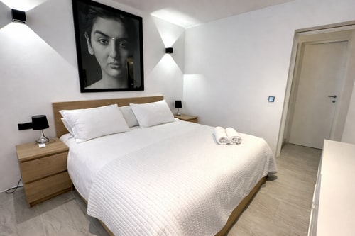 Roca Llisa: Casa 90 m² con 3 Baños y Terraza 7 Villas&Houses