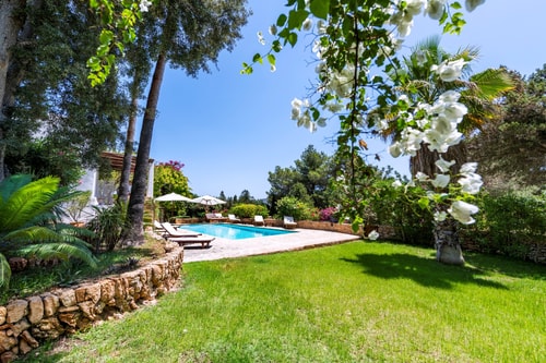 Santa Gertrudis Estate: Luxury Villa & Pool 27 Villas&Houses