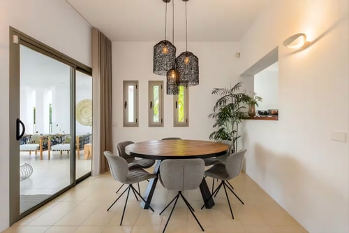 Can Pep Simó: Villa 350 m² con Vistas y Piscina 16 Villas&Houses