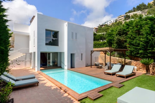 Can Pep Simó: Villa 350 m² con Vistas y Piscina 0 Villas&Houses