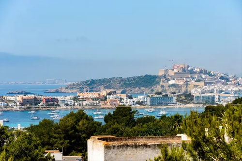 Can Pep Simó: Villa 350 m² con Vistas y Piscina 5 Villas&Houses