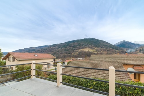 5-bed duplex,town centre, <20km Collet 7 Laux ski