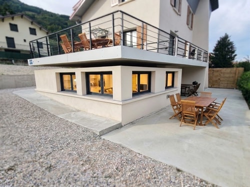 26 Grand Rocher RDC terrasse vue montagne
