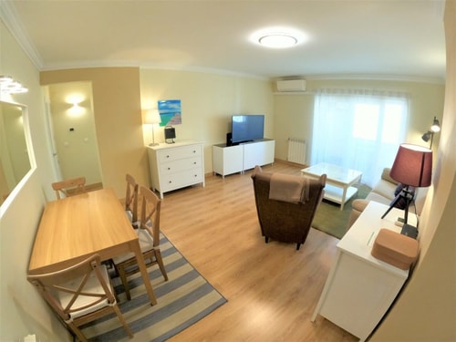 Carnaxide, modern T1 apartment w/ balcony, Lisbon