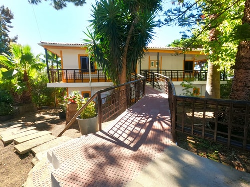 Caparica, V4 House with garden in Lazarim