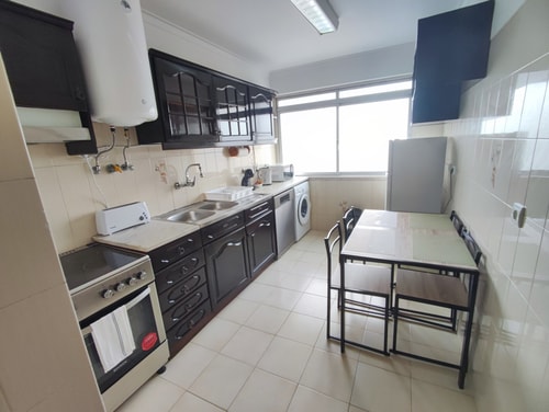 Lisbon spacious T2 in Damaia, Lisbon