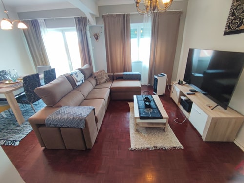 Almada, T2 apartment w/ balcony, Feijó, Lisbon
