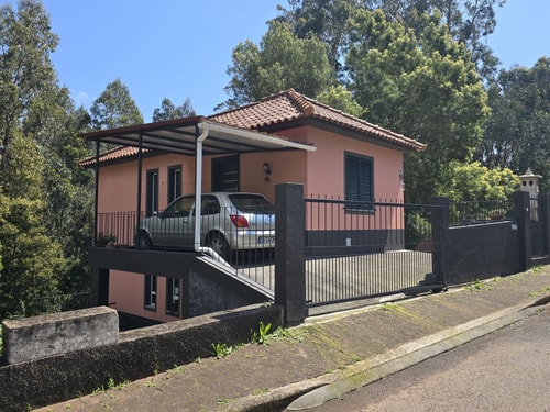 Madeira, 2 Bedroom Nature Retreat near Santa Cruz
