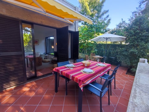 Apartamento T2 com jardim nos Apart. Balaia