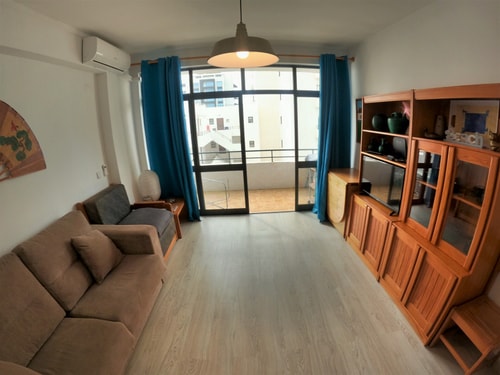 Algarve, modern T1 apartment w/ balcony Quarteira