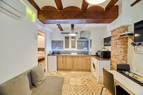 Local flavors and authentic dining moments in Valencia