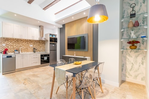 Local flavors and authentic dining moments in Valencia