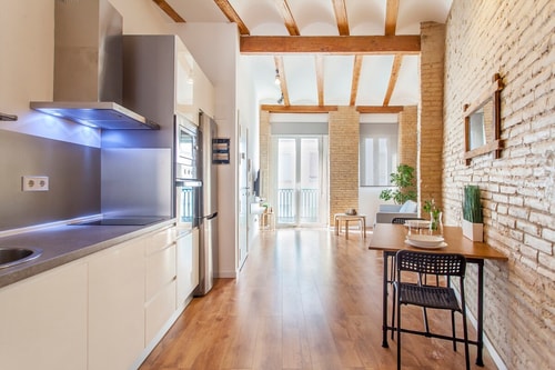 Local flavors and authentic dining moments in Valencia