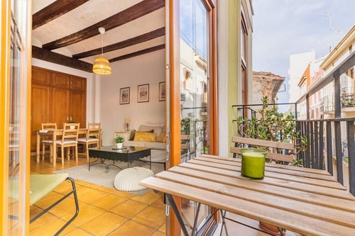 Local flavors and authentic dining moments in Valencia