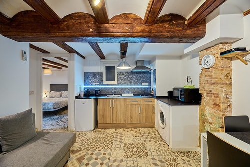 Local flavors and authentic dining moments in Valencia