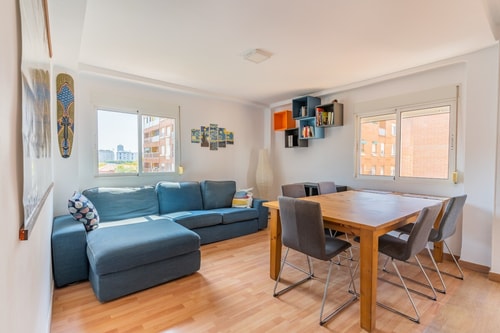 Local flavors and authentic dining moments in Valencia