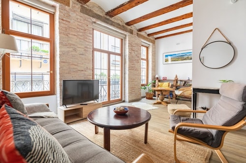 Local flavors and authentic dining moments in Valencia