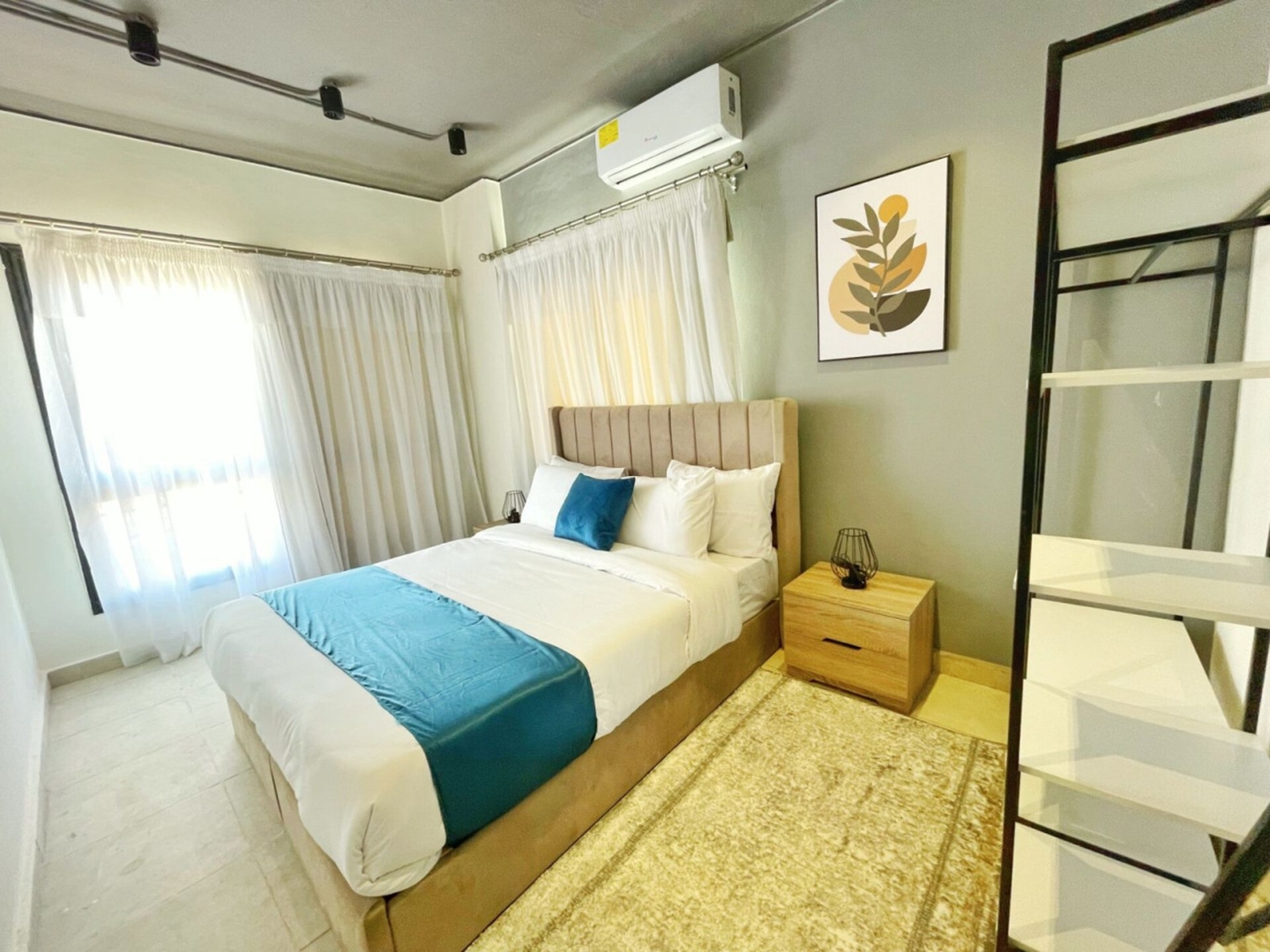 Travelholic home
