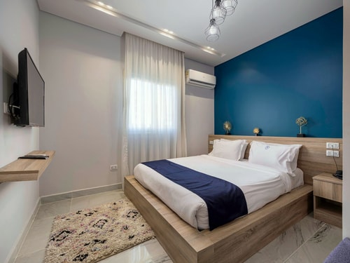 Artistic Garden Studio, New Cairo by Travelholic