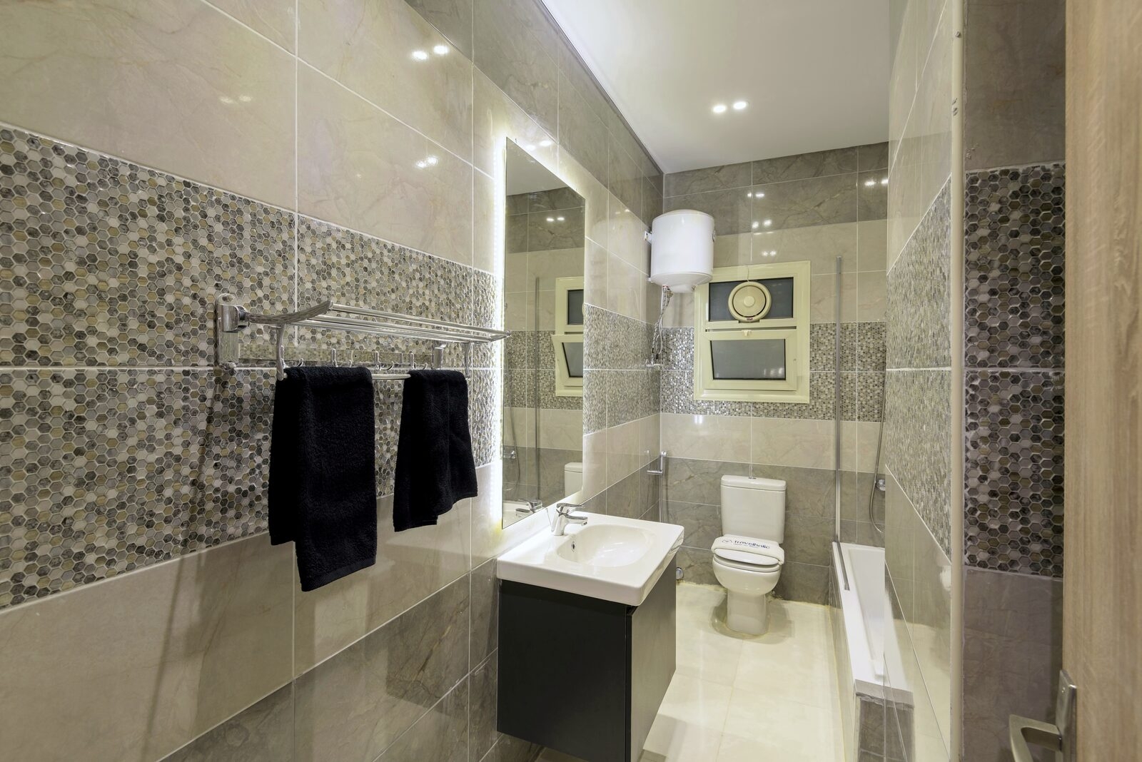 Blue & White 2BR Apt for 5, 2 Baths — photo 13 of 16